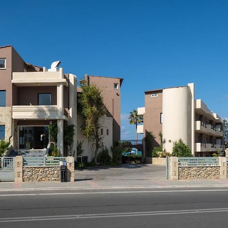 Hotel Haris On The Beach Agia Marina 外观 照片