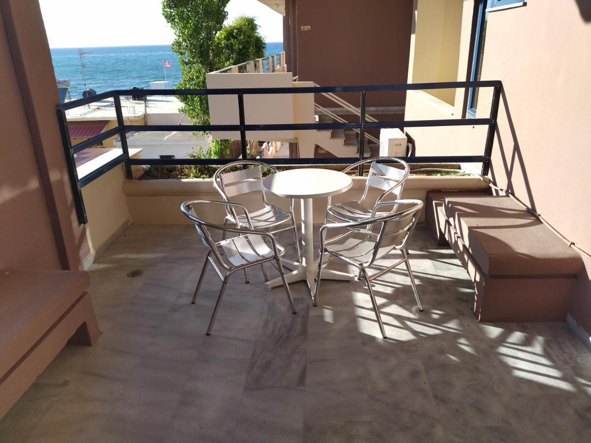 Hotel Haris On The Beach Agia Marina 外观 照片