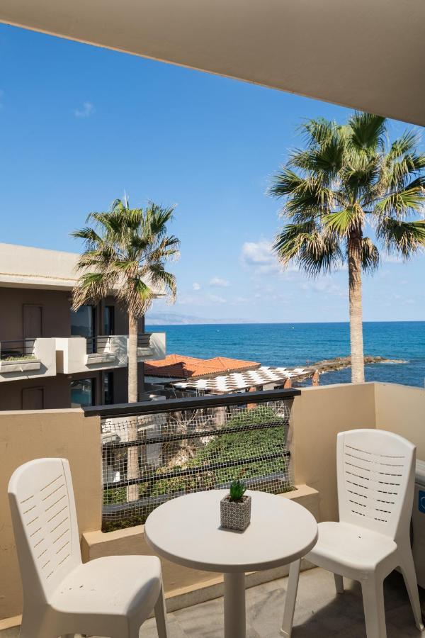 Hotel Haris On The Beach Agia Marina 外观 照片