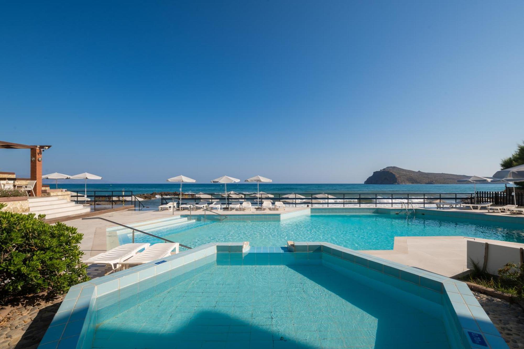 Hotel Haris On The Beach Agia Marina 外观 照片