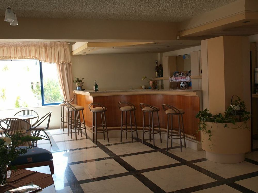 Hotel Haris On The Beach Agia Marina 外观 照片