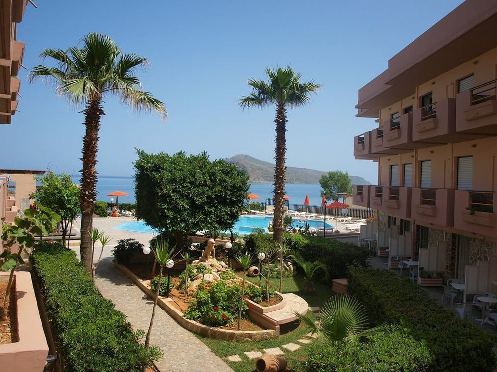 Hotel Haris On The Beach Agia Marina 外观 照片