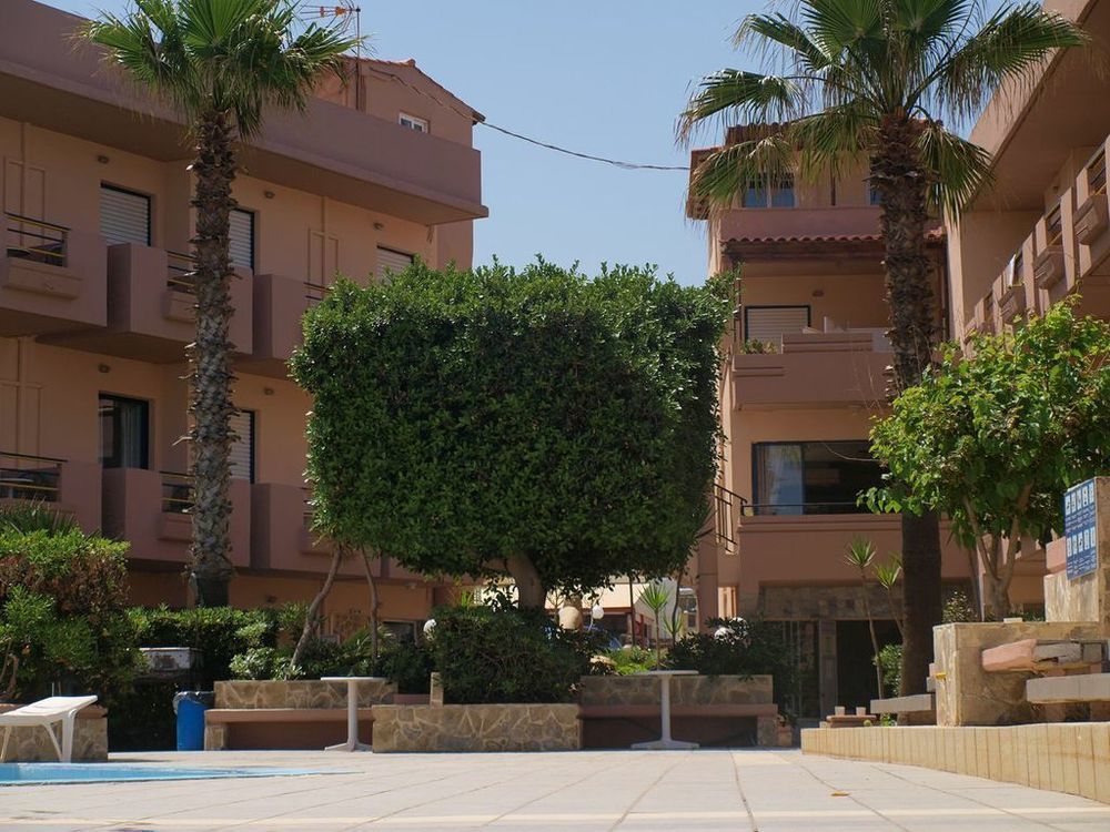 Hotel Haris On The Beach Agia Marina 外观 照片