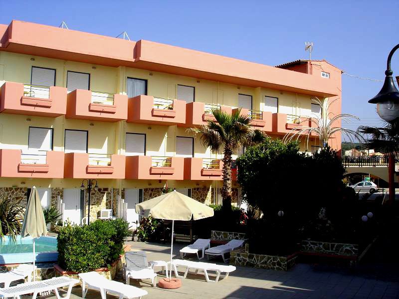 Hotel Haris On The Beach Agia Marina 外观 照片